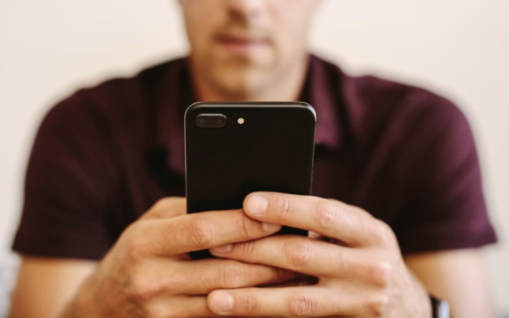 Trust your instinct when reading online information